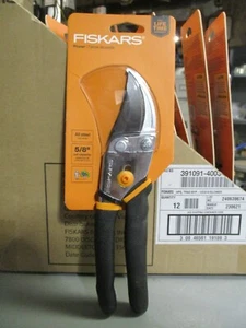 New, Fiskars Steel Bypass Hand Pruner with Standard Handle - Picture 1 of 3