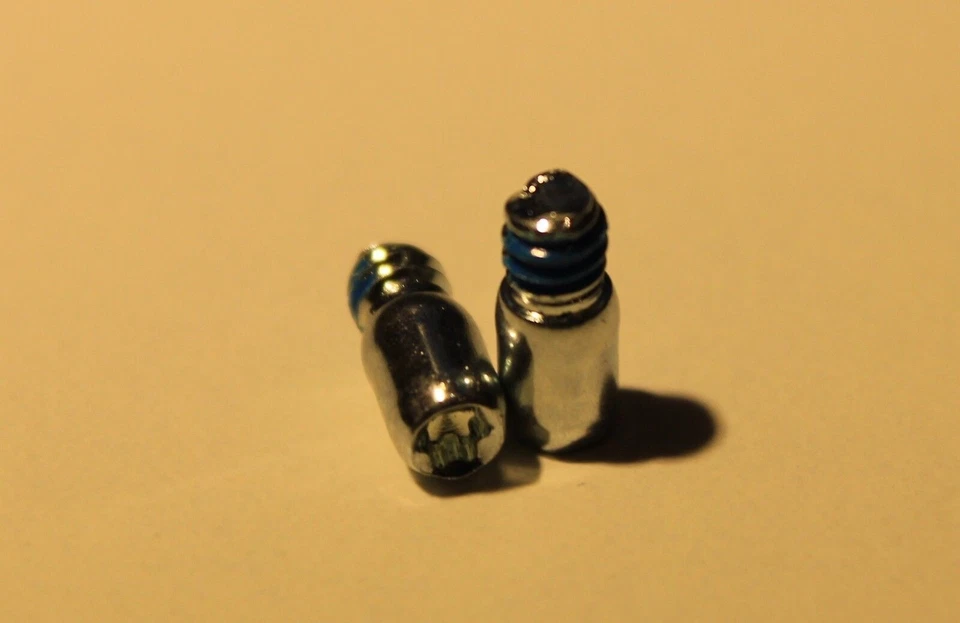 NEW Apple iMac 17" 20" 21.5" 24" 27" T8 Hard drive screws set of 2pcs - Image 1 of 1