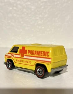 Vintage Hot wheels REDLINE 1974 Yellow Paramedic Van. Metal Base Nice - Picture 1 of 9