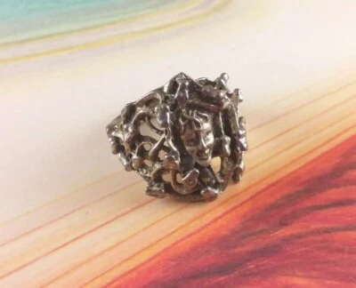 Grosso Anello Donna in Metallo Colore Argento Antico Volto Size 20 Bigiotteria - Immagine 1 di 2