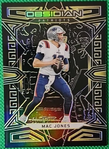 Grabado eléctrico amarillo obsidiana Mac Jones/10 2023 Panini SSP Patriots SF 49ers - Imagen 1 de 2