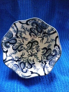 NANTUCKET BLUE & WHITE CENTER BOWL Paisley Vine Leaves DESIGN China - Picture 1 of 5