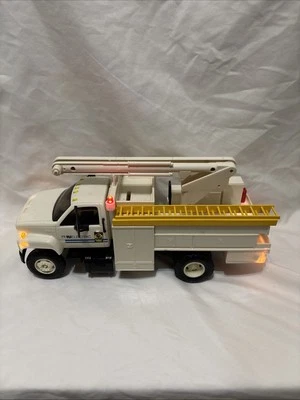 Vintage 11" DG PRODUCTIONS 1995 TUE Electric Utility Bucket Truck Bank Por favor Leia - Imagem 1 de 4