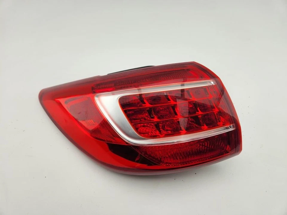 924013W0 Enjoliveur Inf Feu Arriere Gauche pour KIA SPORTAGE (SL) 2012 190301 - Photo 1/4