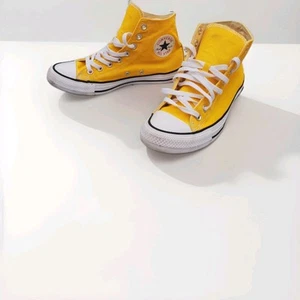 Yellow Converse Chuck Taylor All Star High Tops – Unisex – Men's 7 / Women's 9 - Bild 1 von 10