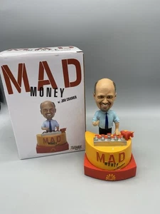 Rare CNBC Mad Money Jim Cramer Bobblehead Desk NBC avec boîte - CASSÉ - Lire - Photo 1/16