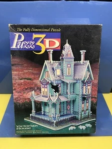 VINTAGE 1994 Puzzle 3D Victorian House 700 Piece Puzzle Milton Bradley Complete - Picture 1 of 7