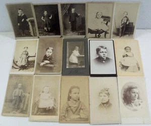 POSTEN VON 15 ENTZÜCKENDEN VIKTORIANISCHEN KINDER JUNGEN MÄDCHEN OUTFITS SCHRANKPORTRÄTS! #207 - Bild 1 von 11