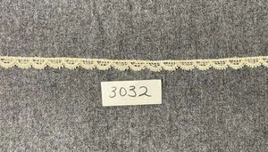 Ivory scalloped lace trim. 1/4" Wide x 5 yards Long-#3032-Vintage, Heirloom - Picture 1 of 1