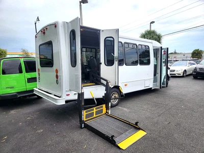 2012 Chevrolet Express COMMERCIAL CUTAWAY SHUTTLE BUS 4500 - Image 1 of 4