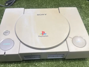 Console Playstation 1 SCPH 7501 testata e legge dischi! Porte controller difettose?LEGGI - Foto 1 di 11