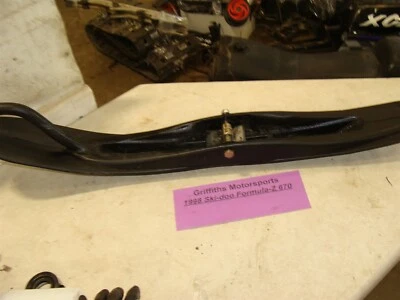 SKI-DOO FORMULA Z 670 CK3 EXO-S 1998 plástico esquí perno delantero bucle moto de nieve exos Foto 1 de 4