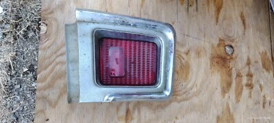 Oldsmobile Cutlass 1967 luz trasera izquierda OEM Foto 1 de 4