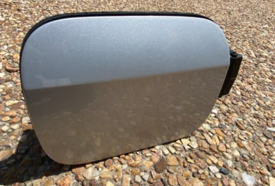 VW JETTA 2011-2018 llenador de combustible puerta del tanque de gasolina en plata OEM 4 Foto 1 de 4