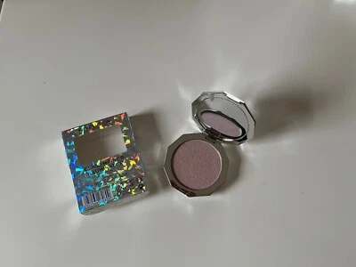 New Makeup Revolution Glass Mirror Illuminator Ultra Shine Face & Body Highlight - Image 1 of 4