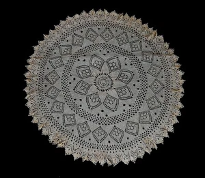 Vintage Brown Crocheted Geometric Design Pointed Edges 44" Round Tablecloth - Bild 1 von 11