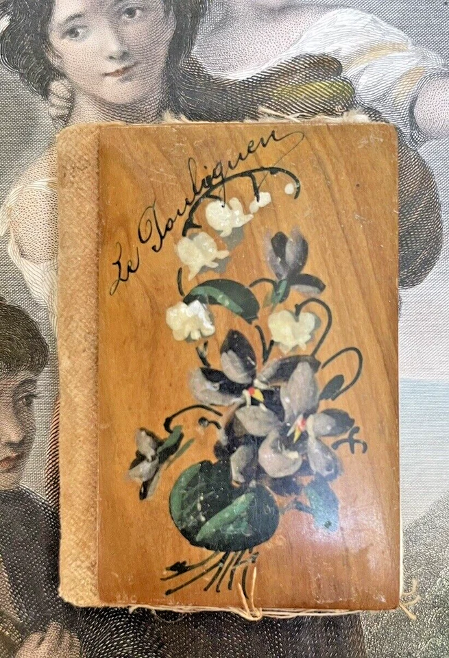 Étui Porte-aiguille Ancien bois d’Olivier Souvenir du POULIGUEN décor floral - Photo 1/4