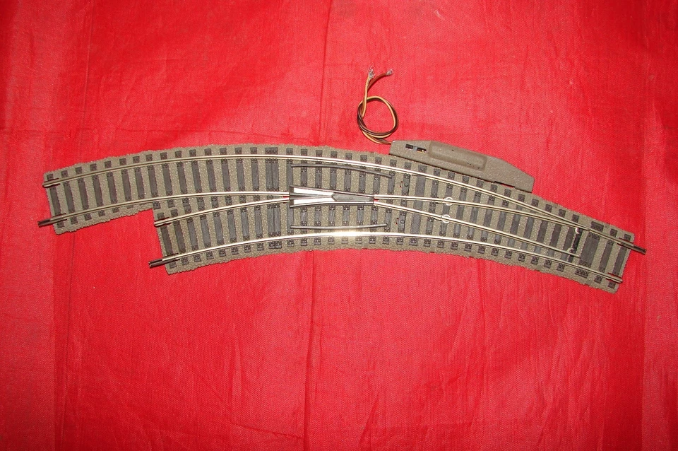 FLEISCHMANN HO AIGUILLAGE ELECTRIQUE GAUCHE ENROULE 6142 PROFI TRAIN - Photo 1/1