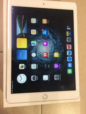 Apple iPad Air 2 128GB, WLAN + Cellular (entspert),  (9,7 Zoll) - Silber - Bild 1 von 4