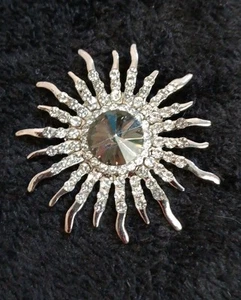Silvertone Rhinestone Sunburst Brooch Pin Starburst Cosmic Clear Purple 2"L×2"H - Picture 1 of 8