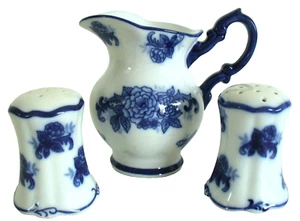CRACKER BARREL~Blue & White~4.5"x3"~PITCHER  & 2.75"x2.25"~Salt Pepper~SHAKERS - Picture 1 of 17
