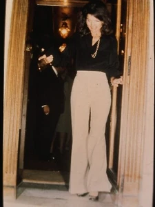 JACQUELINE KENNEDY ONASSIS - US First Lady - Original Vintage 35mm Slide - Imagen 1 de 2