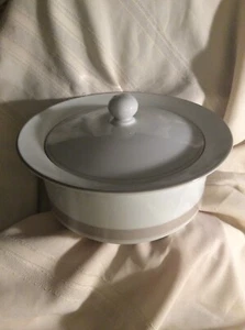 Dansk Concerto Allegro Taupe 2 Quart Round Covered Casserole Dish 7-1/2" - Bild 1 von 6