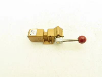 Versa VZH-3312 Pneumatic 2-Position Manual Valve Vacuum-200 PSI - Image 1 of 4