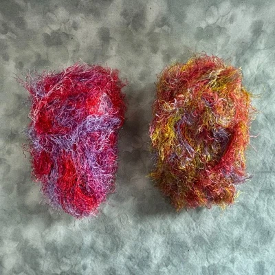 Lote de 2 madejas de hilo Carmen Patons de colección de la década de 2000 rojo púrpura dorado acento de pestañas 🧶✨ Foto 1 de 2