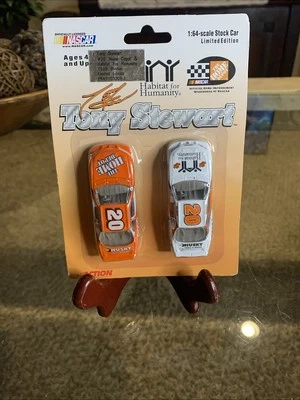Tony Stewart paquete de dos coches Home Depot y Habitat for Humanity NASCAR Diecast Foto 1 de 2