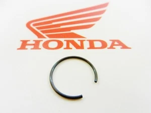 Honda VFR 750 Piston Pin Retaining 15mm Original New 94601-15000 - Picture 1 of 1