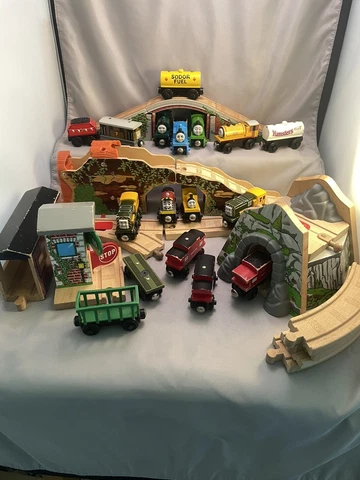 Thomas & Friends Wooden HTF Trains Tracks Logging Tunnel, Mountain Overpass Lot Cover