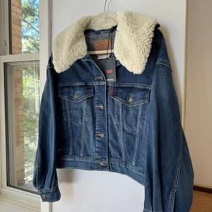 NUEVO CON ETIQUETAS Chaqueta de mezclilla Levi's Sherpa polar bebé burbuja camionero chaqueta lavado oscuro pequeña - Imagen 1 de 12