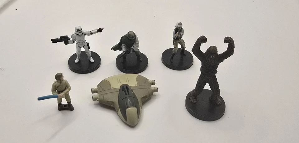 Star Wars Miniatures Lot - Image 1 of 1