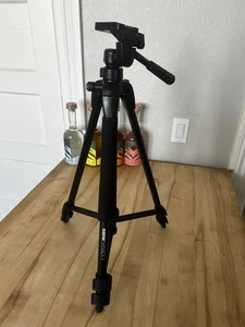 Sunpak Tripod 5858DLX 58'' Aluminum 3-Way Pan & Tilt Head - Picture 1 of 2