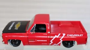 Chevrolet Cheyenne 1973 C-10 1/24 Scale Red Performance Detailed White Sans - Picture 1 of 10