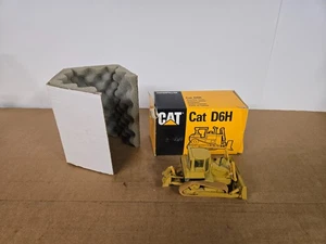 CO  Conrad 1/50 Cat D6H Truck Type Tractor With Ripper - Picture 1 of 6
