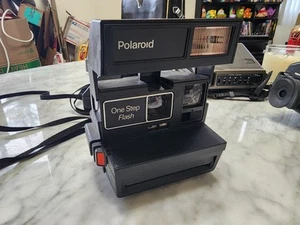 Polaroid One Step Flash Camera - Picture 1 of 1