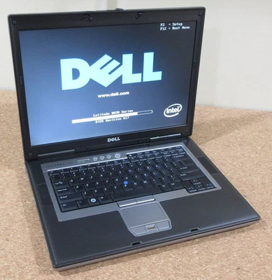 Win XP CASI COMO NUEVO Dell D830 T9300 4GB 15.4" NUEVO 240GB SSD Grt DELL Batería SERIAL Foto 1 de 4