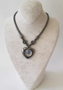 Necklace chain hematite stone (bloodstone) in heart shape with blue beads - Picture 1 of 2