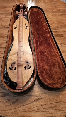 Mountain Dulcimer Warren A. May Cherry & Butternut # 12027 firmado con estuche. Foto 1 de 4