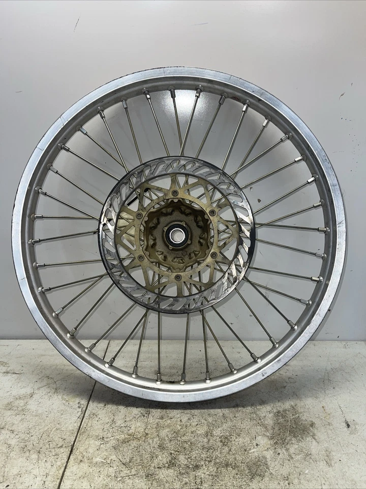 2001 铃木 RM250 原始设备制造商前轮 RIM HUB 54111-36E00 — 第 1/4 张图片