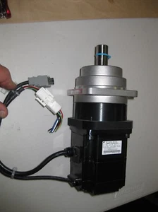 Yaskawa AC Servo Motor SGMPH-02BAAJ36C 200W 3000RPM 24VDC Brake Harmonic Gear - Picture 1 of 5