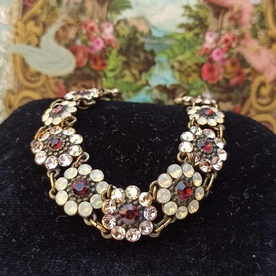 Michal Negrin Bracelet Canary Cream Beige & Swarovski Crystal Victorian Gift Box - Image 1 of 4