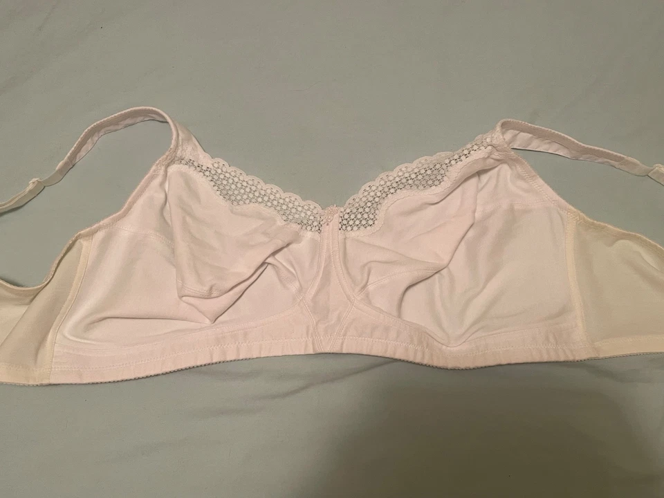 ladies white vanity fair bra, size 48DD - Image 1 of 3