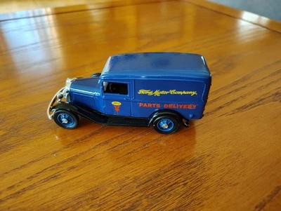 Camionnette 1/43 #1070 Eligor 1934 Ford Motor Company V8 servicio de entrega de piezas Foto 1 de 4