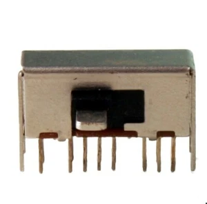 Interruttore scorrevole 2 poli 3 pos. leva di stampa angolata metallo 9 mm SK-43D01, 1 pz. - Foto 1 di 2