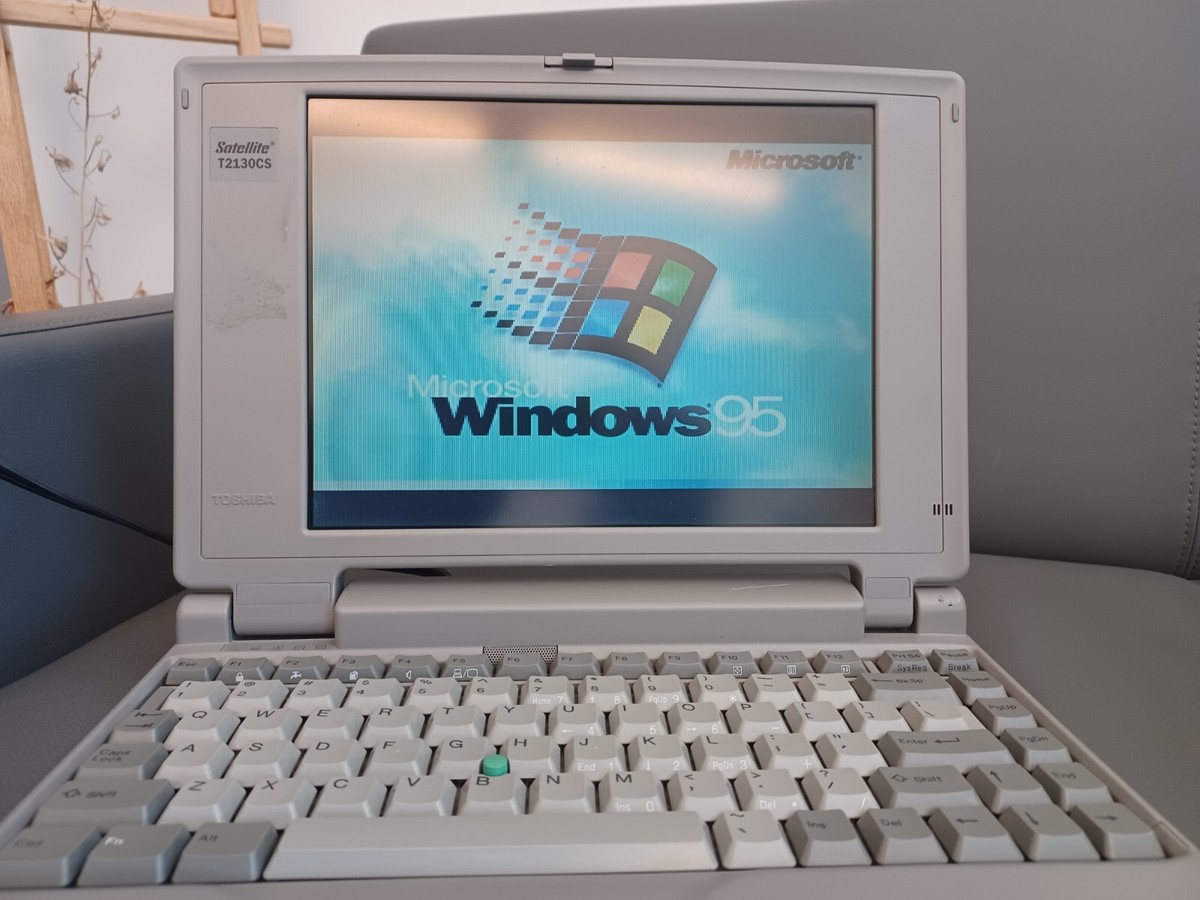 Windowsノート本体 Dyna Book Satellite Pro 430/1.3 Window95 Dynabook Satellite Pro® C40-K14250 14.0