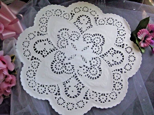 10 pcs 12" WHITE PAPER FLOWER SHAPE LACE DOILIES WEDDING INVITE DIYS round - Picture 1 of 6