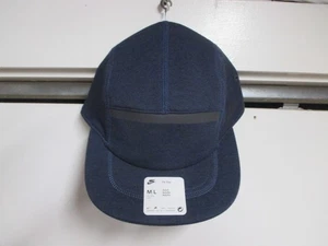 NIKE (FLY) SOMBRERO EXTERIOR EMPACABLE PARA HOMBRE (AJUSTABLE) NUEVO CON ETIQUETAS AZUL MARINO CON CIERRE DE CINTURÓN - Imagen 1 de 7